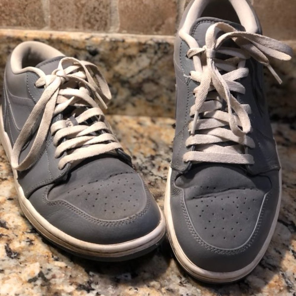 Nike AIr Jordan Men's size 9 gray leather -